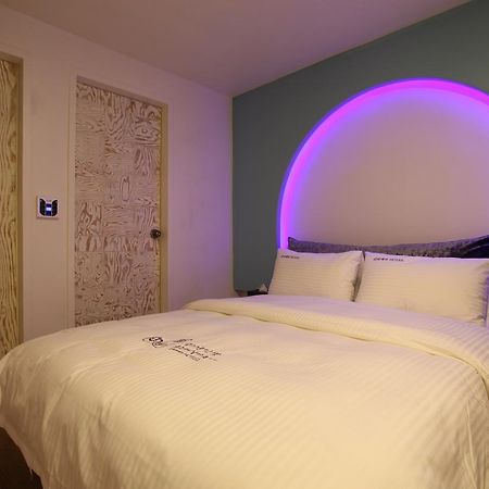 Riviera Motel Goyang Exterior photo