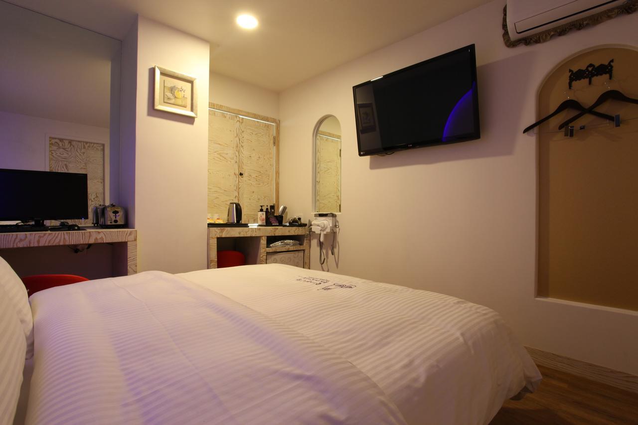 Riviera Motel Goyang Exterior photo
