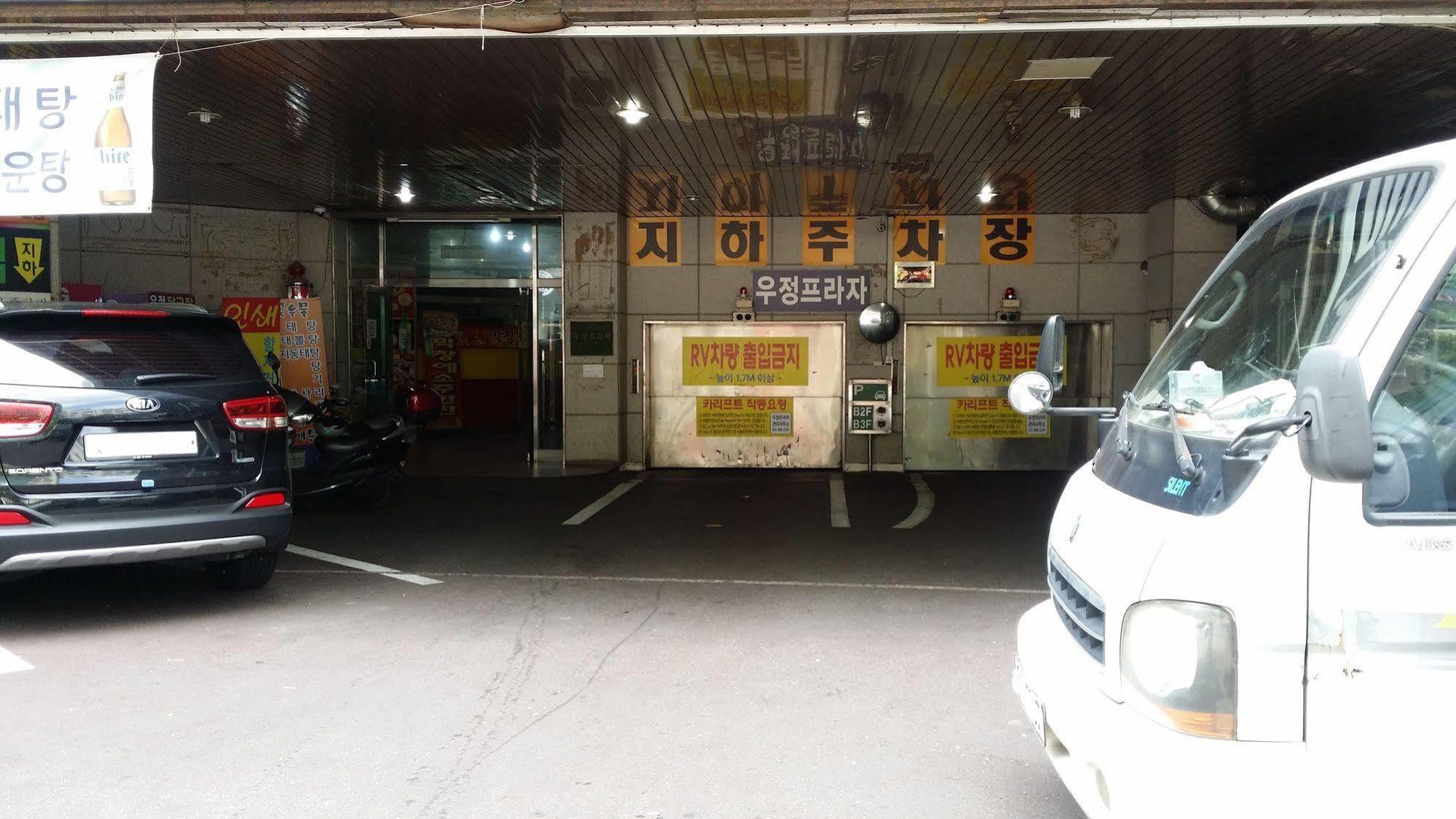 Riviera Motel Goyang Exterior photo